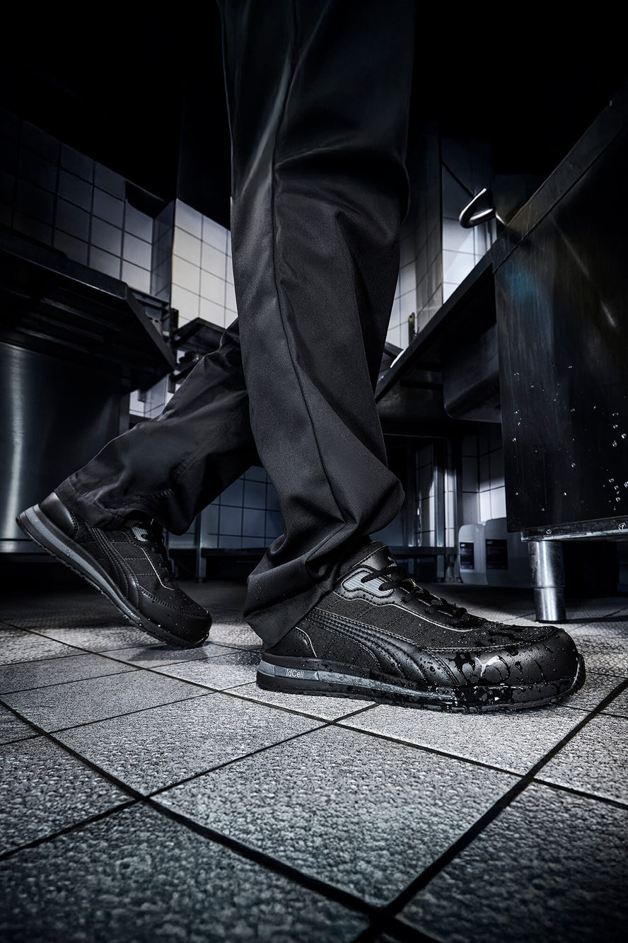 Puma Epic ST BLK Low – stødabsorberende og skridsikker arbejdssko i sort